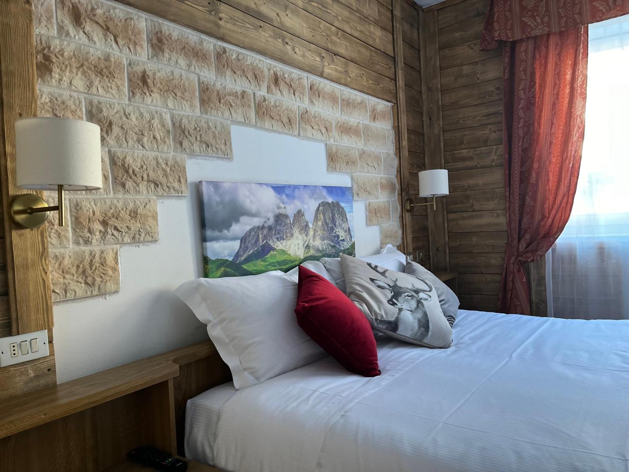 Hotel Rododendro Val Di Fassa Кампитело ди Фаса Екстериор снимка